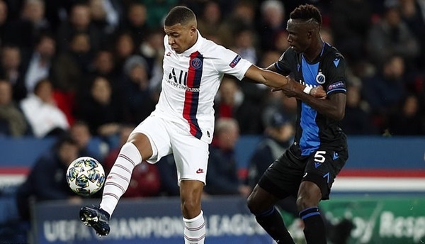 Mặc dù vậy với những ngôi sao tấn công đẳng cấp hàng đầu trong đội hình, các nhà ĐKVĐ nước Pháp vẫn tạo ra được vô số cơ hội ăn bàn.