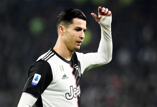 Tiền đạo - Cristiano Ronaldo: Kỷ nguyên mà Ronaldo - Messi thống trị bóng đá thế giới xứng đáng đi vào lịch sử.