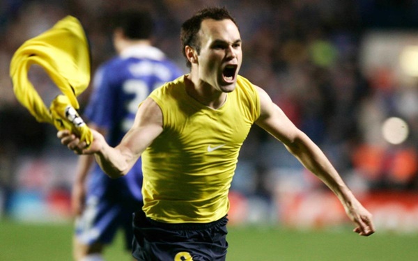 Tiền vệ trung tâm - Andres Iniesta: Cầu thủ người Tây Ban Nha là người đá cặp ăn ý nhất với Xavi, giúp Barca và Tây Ban Nha nhiều năm liền thống trị bóng đá thế giới.