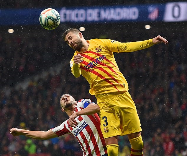 Trận đấu căng thẳng từ những phút đầu.