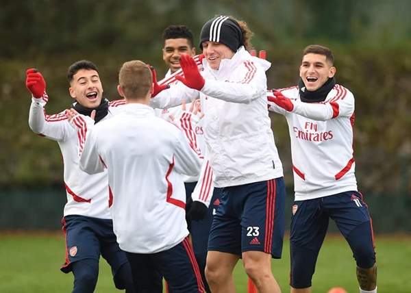 Arsenal nhiều khả năng sẽ đặt mục tiêu vô địch FA Cup để tránh một mùa giải trắng tay.