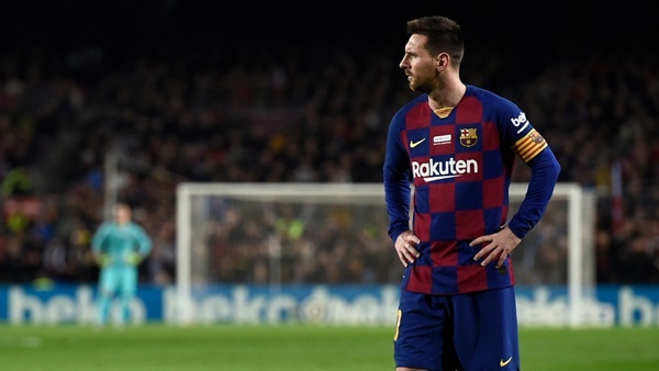 Siêu sao 32 tuổi hoàn toàn không hài lòng trước những bình luận cho rằng việc HLV Ernesto Valverde bị sa thải liên quan đến thái độ thi đấu của các cầu thủ mà Abidal đưa ra.
