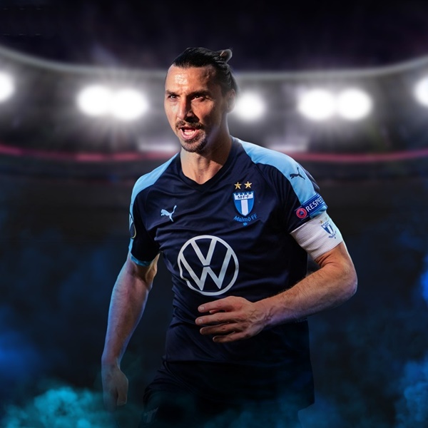 Zlatan Ibrahimovic đã bắt đầu chơi bóng đá chuyên nghiệp với câu lạc bộ Thụy Điển - Malmo. Anh khoác áo CLB này 2 mùa trước khi chuyển sang Ajax.