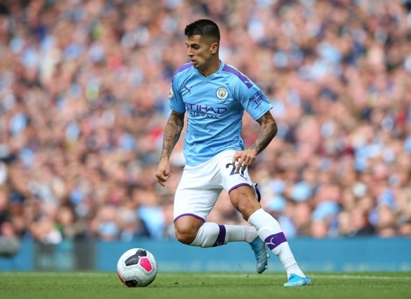 Hậu vệ phái: Joao Cancelo - Barcelona đang muốn thực hiện thương vụ trao đổi Nelson Semedo với Joao Cancelo của Man City.