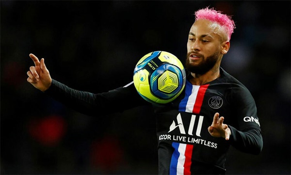 Tiền đạo cánh trái: Neymar - "Tiểu Pele" được đồn đoán sẽ quay trở về vào Hè này.