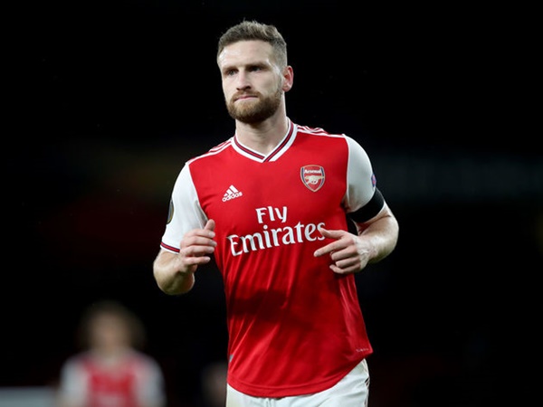 2. Shkodran Mustafi - Rất nhiều lần ở mùa giải 2019/20 này, giới chuyên môn đã nói về những màn trình diễn thất vọng của cầu thủ người Đức.