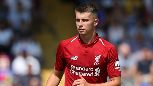 Woodburn vừa trở lại Liverpool sau khi hết hợp đồng cho mượn tại Oxford United. Từng được xem là "viên ngọc" của học viện đào tạo, tài năng 20 tuổi xứng đáng được HLV Jurgen Klopp trao cơ hội trong màu áo đội một Liverpool mùa tới.