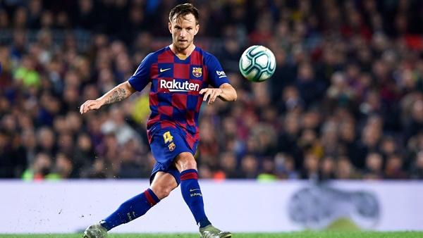 10. Ivan Rakitic - Tiền vệ người Croatia không còn giữ được phong độ ổn định.