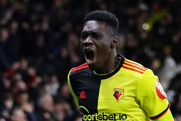 Watford không có áp lực bán đi ngôi sao này khi mà hai bên vẫn còn hợp đồng đến tận năm 2024. Chính vì thế đội chủ sân Vicarage Road thét giá chân sút 22 tuổi lên đến 40 triệu bảng.