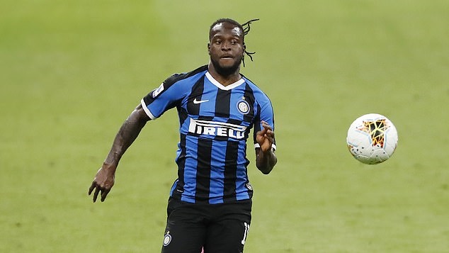 8. Victor Moses - Cầu thủ người Nigeria đã trở lại Chelsea sau quãng thời gian cho mượn. Thế nhưng The Blues đang tìm cách bán đứt cầu thủ này.