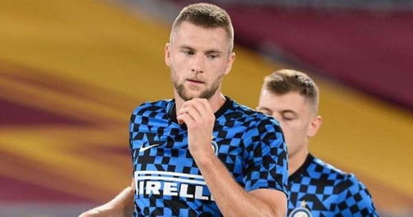 4. Milan Skriniar: Trung vệ người Slovakia có mùa giải 2019/20 vô cùng ấn tượng. Tuy nhiên giờ đây anh đã sa sút và không còn nhận được sự tin tưởng từ HLV Antonio Conte.