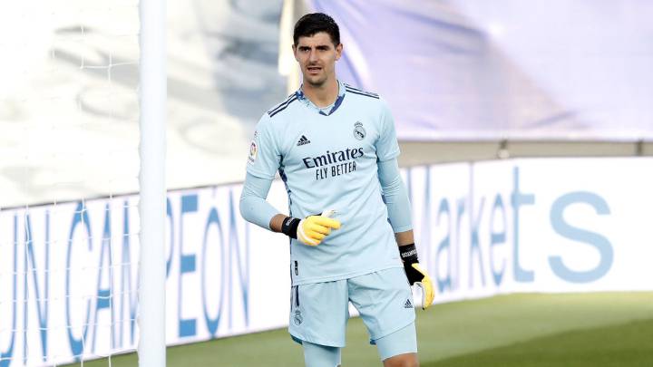 Tương tự 2 người đồng nghiệp tại Liverpool là Chelsea là người gác đền của Real Madrid, Thibaut Courtois.