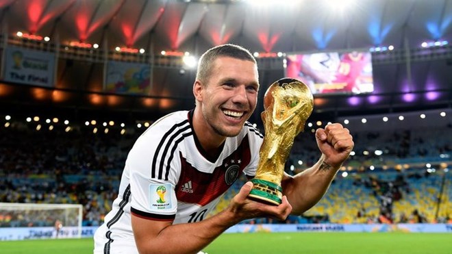 6. Lukas Podolski. Podolski sở hữu 49 bàn thắng sau 130 lần xỏ giày ra sân cùng tuyển Đức. Podolski là thành viên tuyển Đức vô địch World Cup 2014. Tiền đạo 38 tuổi có sự nghiệp không thực sự nổi bật khi thi đấu cho các CLB Bayern Munich và Arsenal.