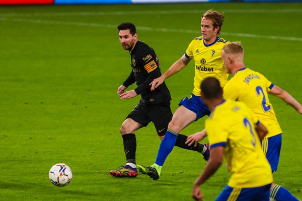 Dù rất nỗ lực, Barca đã không thể có bàn gỡ ngay trong hiệp một.