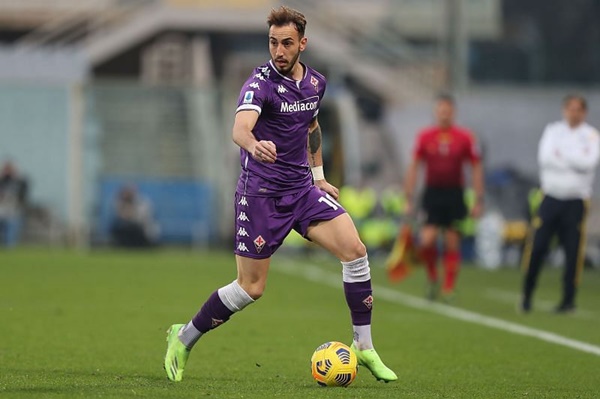 10. Gaetano Castrovilli (Fiorentina) - Cầu thủ 23 tuổi mê hoặc người hâm mộ bằng khả năng rê bóng mượt mà. Castrovilli chính vì vậy là đối tượng bị phạm lỗi nhiều nhất Serie A.