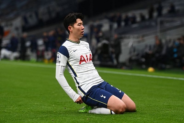 3. Heung-min Son (Tottenham Hotspur) - 12: Chân sút người Hàn Quốc chơi thăng hoa dưới sự dẫn dắt của Jose Mourinho. Bên cạnh 12 bàn thắng, Son còn có 6 lần dọn cỗ cho các đồng đội lập công.