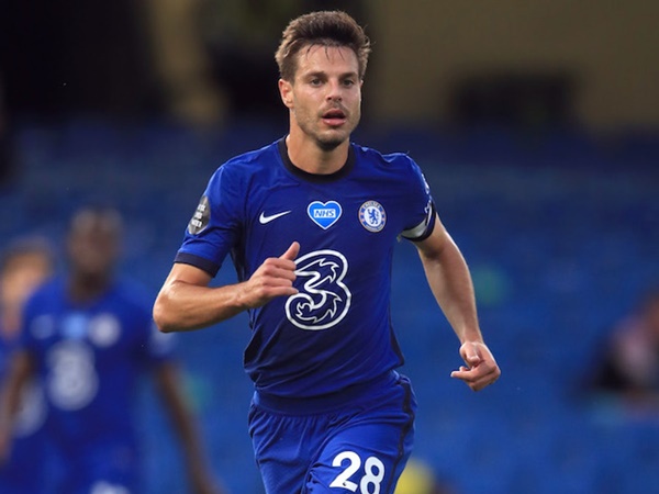 2. Cesar Azpilicueta - Tương tự như Rudiger, thủ quân của Chelsea không thể cạnh tranh một suất đá chính ở trung tâm hàng thủ, cũng như vị trí hậu vệ cánh phải khi Reece James có phong độ cao.