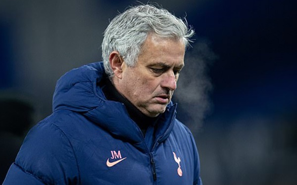 Ảnh bài viết Ứng cử viên số 1 bật đèn xanh, Mourinho đếm ngày rời Spurs?
