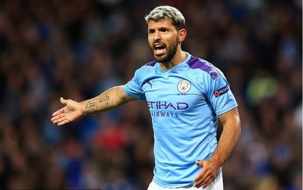 Tiền đạo: Sergio Aguero - Chelsea từng xem El Kun là phương án thay thế Didier Drogba vào năm 2010. Nhiều nguồn tin tiết lộ John Terry không ủng hộ khiến thương vụ đổ vỡ.