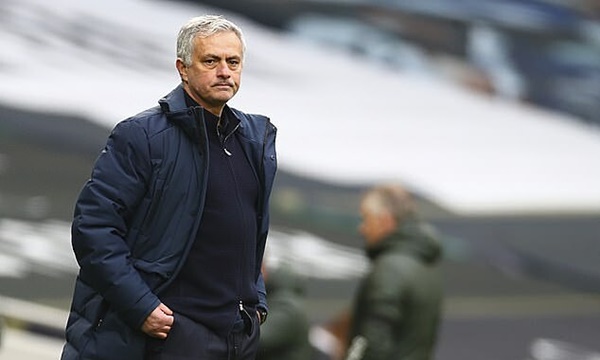 Mới đây trang @The Sack Race đã thống kê lại số tiền bồi thường mà Mourinho nhận được trong sự nghiệp mỗi khi ông bị sa thải.