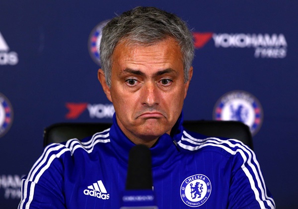 Năm 2017, HLV người Bồ Đào Nha bị Chelsea sa thải lần 2. Ông nhận được 12,5 triệu bảng tiền đền bù.