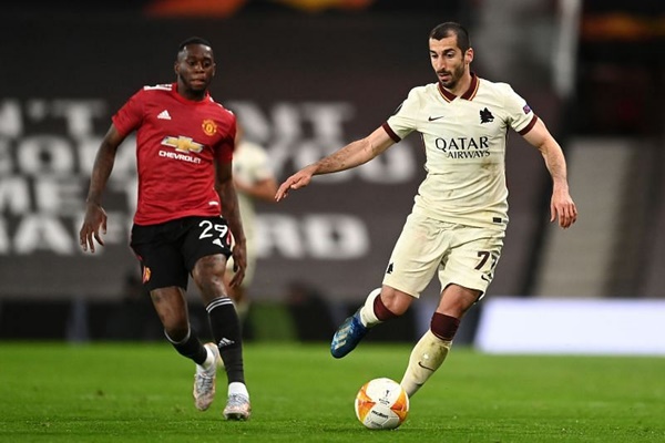 9. Henrikh Mkhitariyan - Cựu sao Dortmund không thể hòa nhập với lối chơi đòi hỏi tốc độ và thể lực của bóng đá Anh. Gia nhập AS Roma, Mkhitariyan lại hồi sinh vô cùng mạnh mẽ, đóng góp 18 bàn chỉ sau 60 lần ra sân.