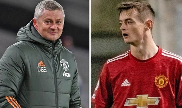 HLV Solskjaer từng ca ngợi tài năng sinh năm 2003 là một "tiền đạo hàng đầu".