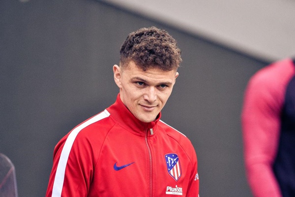 Được biết gia đình của Trippier đều là người hâm mộ của Man Utd. Họ có thể thuyết phục hậu vệ Tam Sư hồi hương thi đấu.
