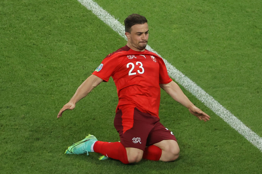Liverpool chốt giá bán Shaqiri.