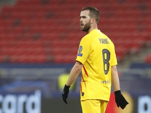 Chelsea đưa Pjanic vào tầm ngắm.