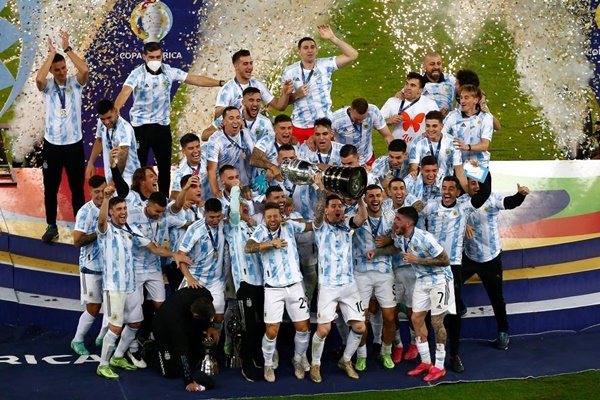 Argentina vô địch.