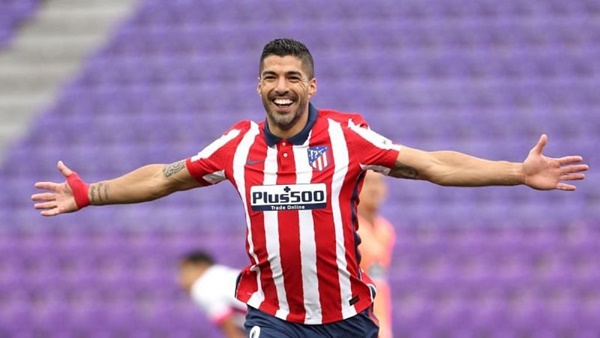 2. Luis Suarez - 275: Nổi tiếng với khả năng săn bàn, nhưng Suarez cũng rất giỏi trong việc kiến tạo cơ hội cho các đồng đội.