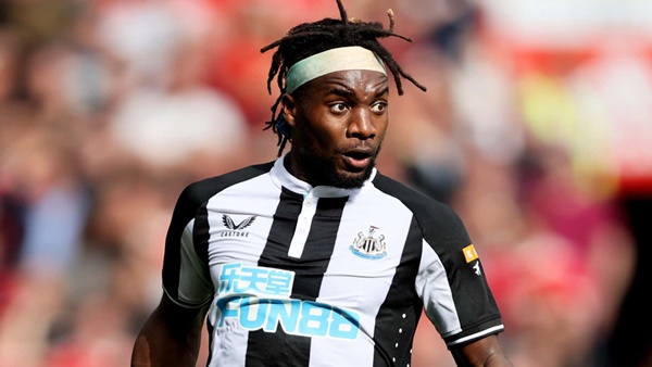 8. Allan Saint-Maximin (3 kiến tạo) - Dù Newcastle đang ngụp lặn ở nhóm xuống hạng, Saint-Maximin vẫn có màn trình diễn cá nhân bùng nổ.