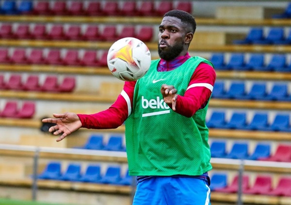 Samuel Umtiti tập luyện nỗ lực nhằm ghi điểm trong mắt tân HLV.