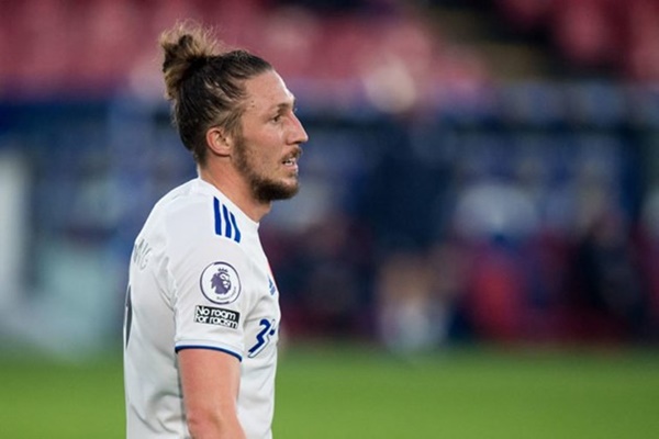 Tiền vệ trung tâm - Luke Ayling: Ngôi sao của Leeds United thuộc mẫu cầu thủ đa năng, có thể đảm nhận nhiều vị trí trên sân.