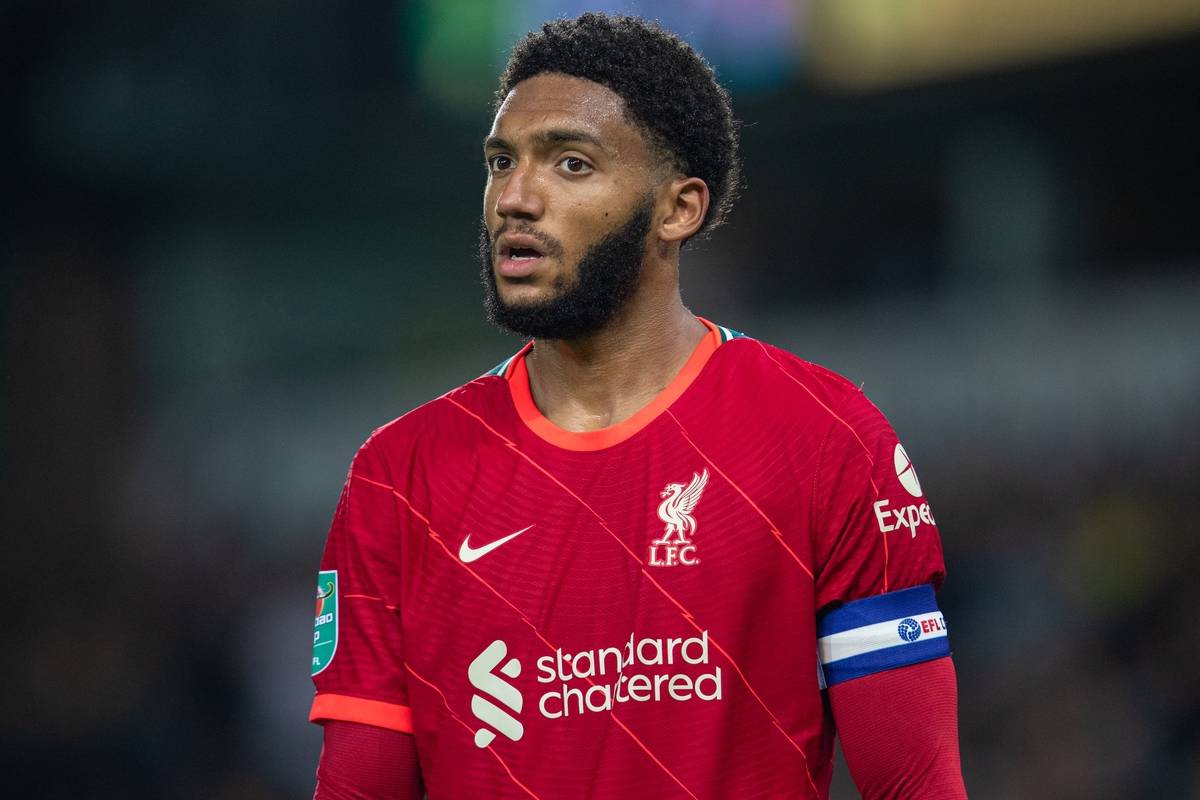 Gomez đánh mất suất đá chính nơi đội hình Liverpool.