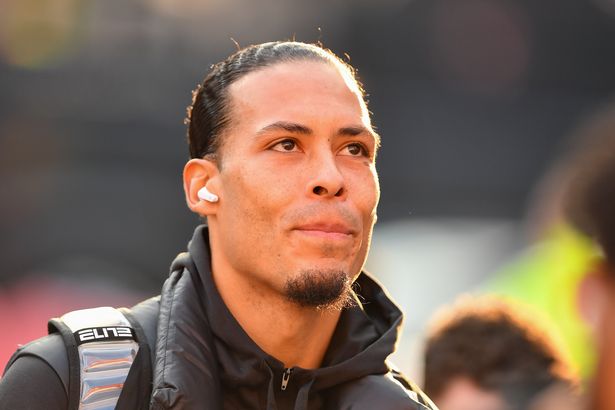 Van Dijk từng ngồi ngoài gần 1 năm vì chấn thương.