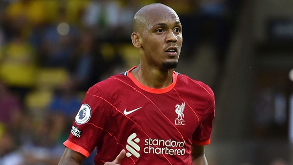 5. Fabinho - 60 triệu euro: Ngôi sao người Brazil là hạt nhân giúp Liverpool lấy lại vị thế vốn có. Không chỉ mạnh mẽ trong tranh chấp, Fabinho còn có khả năng phát động tấn công và tung ra những cú sút xa trái phá.