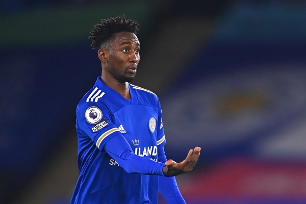4. Wilfred Ndidi - 60 triệu euro: Ndidi khiến người hâm mộ Leicester hoàn toàn quên đi Kante nhờ khả năng thu hồi và tắc bóng siêu việt.