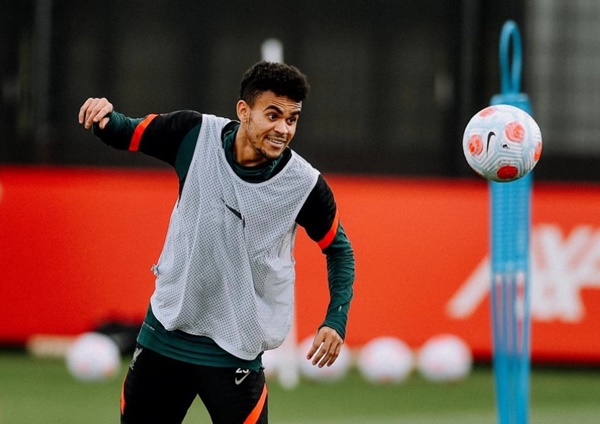 Luis Diaz cũng có màn trình diễn ấn tượng với 1 bàn và 1 kiến tạo trước Man Utd. Bản hợp đồng từ FC Porto đang cho thấy khả năng hòa nhập đáng kinh ngạc.