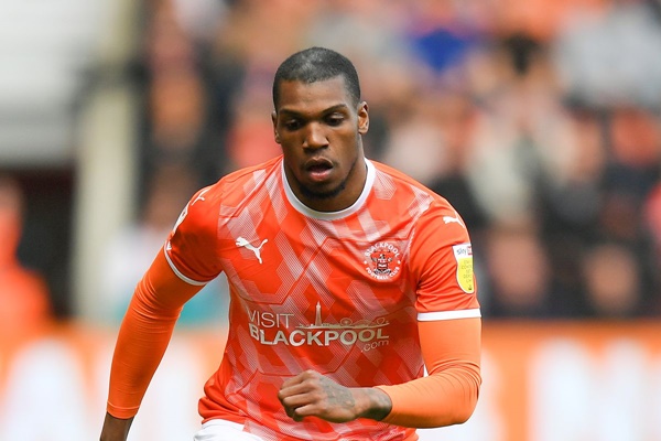 Dujon Sterling trở lại từ Blackpool sau khi hết thời hạn cho mượn.