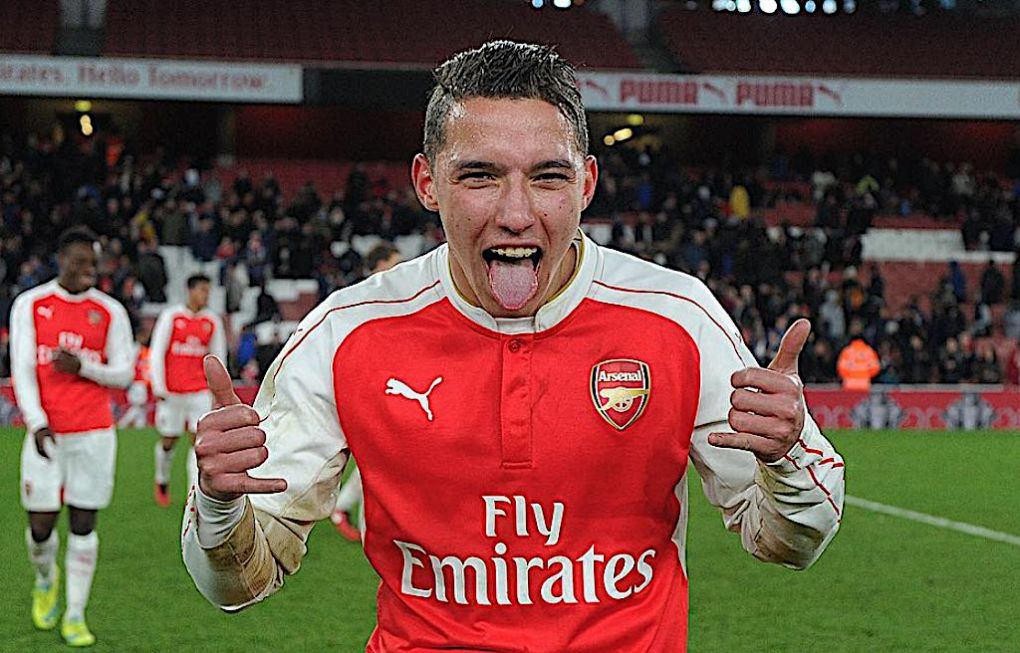 Bennacer từng chơi cho đội trẻ Arsenal.