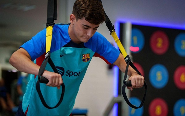 Blaugrana cũng đang cố gắng hoàn tất việc chiêu mộ những bản hợp đồng mới.