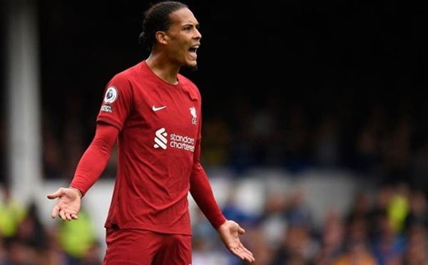 Van Dijk đang có phong độ tệ hại.