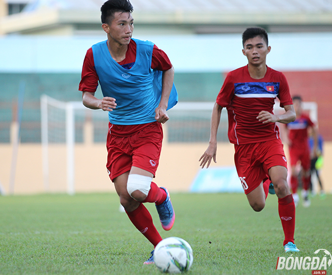 Đoàn Văn Hậu sẽ có cơ hội tái ngộ cùng người thầy Hoàng Anh Tuấn tại U18 Việt Nam. Ảnh: Duy Anh.