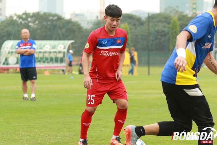 Sau những bàn thắng quan trọng trong thời gian vừa qua, Minh Vương đã được HLV Park Hang-seo trao cơ hội thử sức tại ĐTQG Việt Nam.