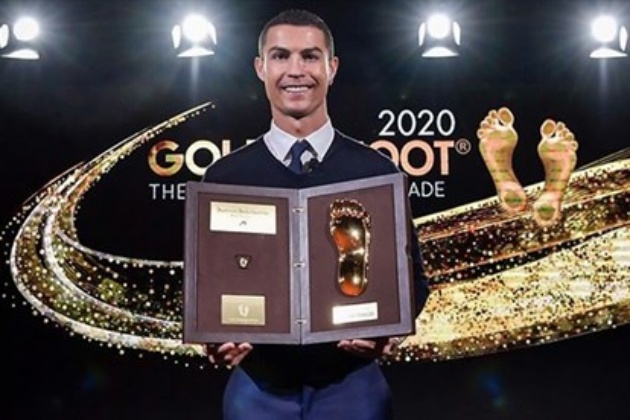 Vừa nhận giải Golden Foot danh giá song Cristiano Ronaldo không được đánh giá cao trong BXH này.