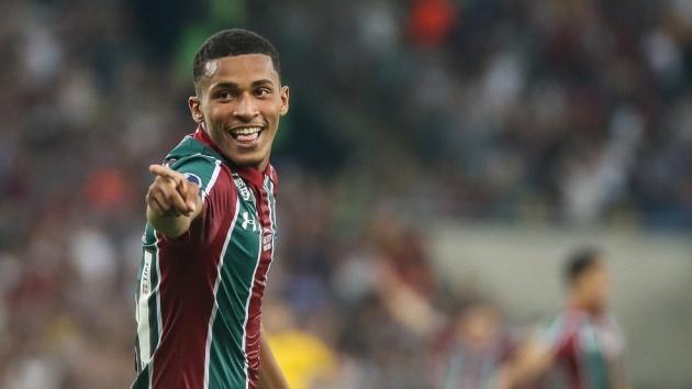 Ngoài Papu Gomez, tài năng trẻ của Fluminense, Marcos Paulo, cũng nằm trong kế hoạch chuyển nhượng của nửa xanh đen thành Milan.