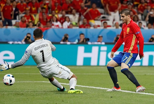 Ảnh bài viết Tây Ban Nha 'triển' tiki-taka trong bàn thắng của Morata