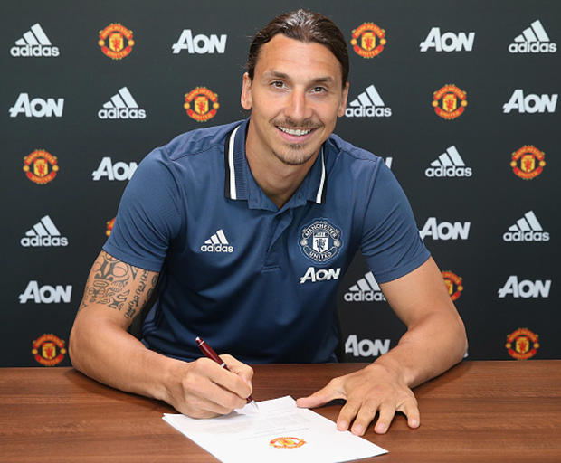 Ảnh bài viết Nóng: Lộ số áo của Ibrahimovic, 1 sao M.U bị 'trảm'?